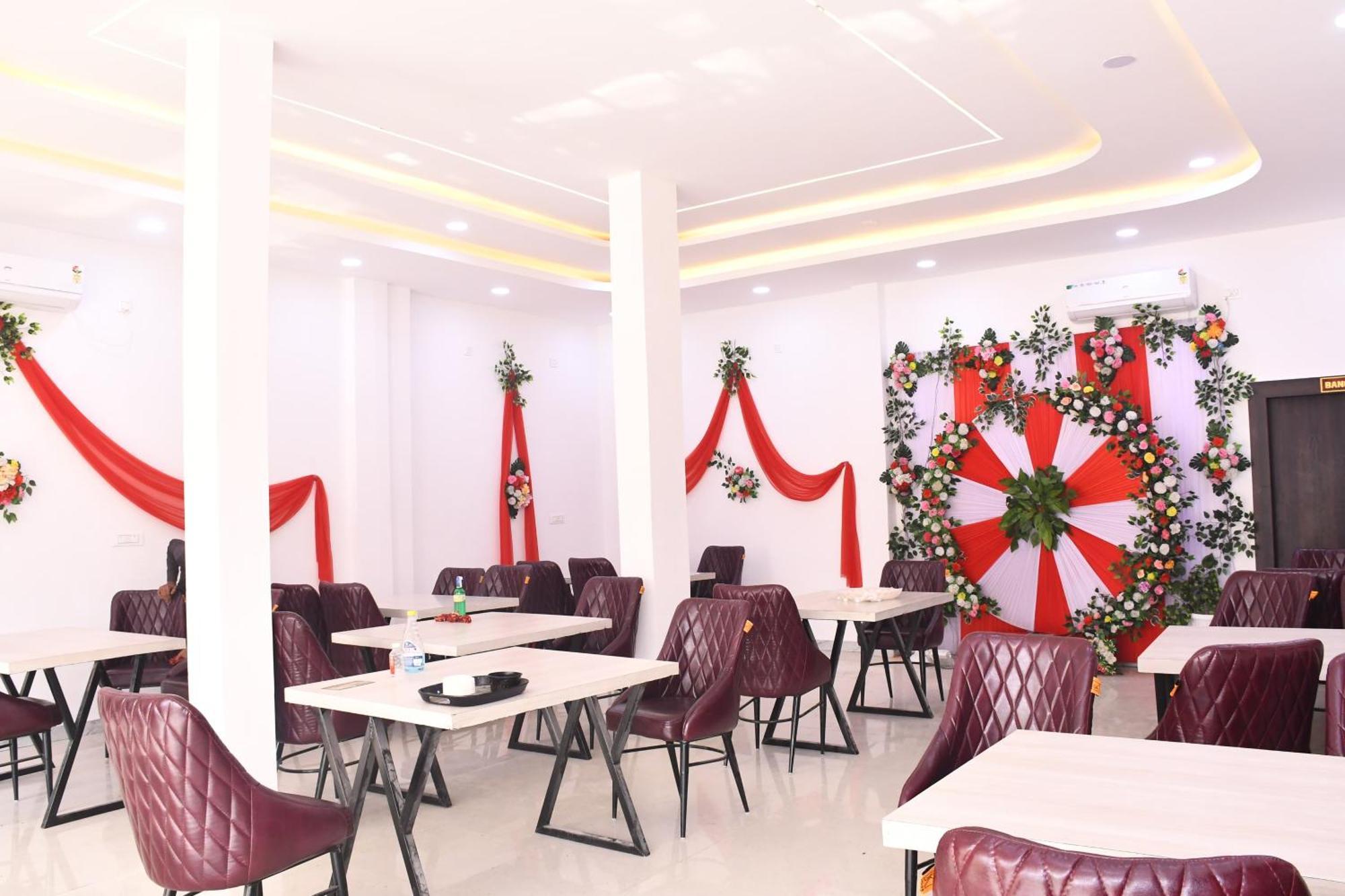 Hotel Dev International Khalilabad Esterno foto