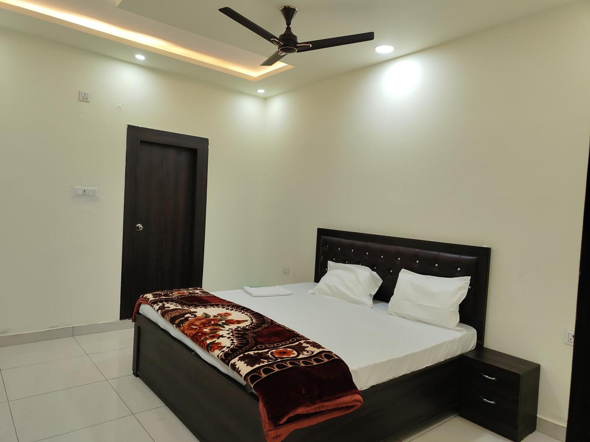 Hotel Dev International Khalilabad Esterno foto