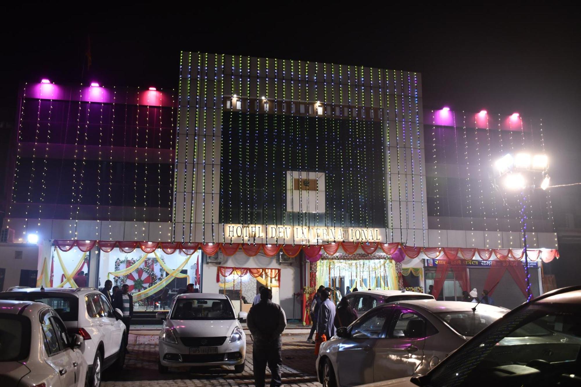 Hotel Dev International Khalilabad Esterno foto