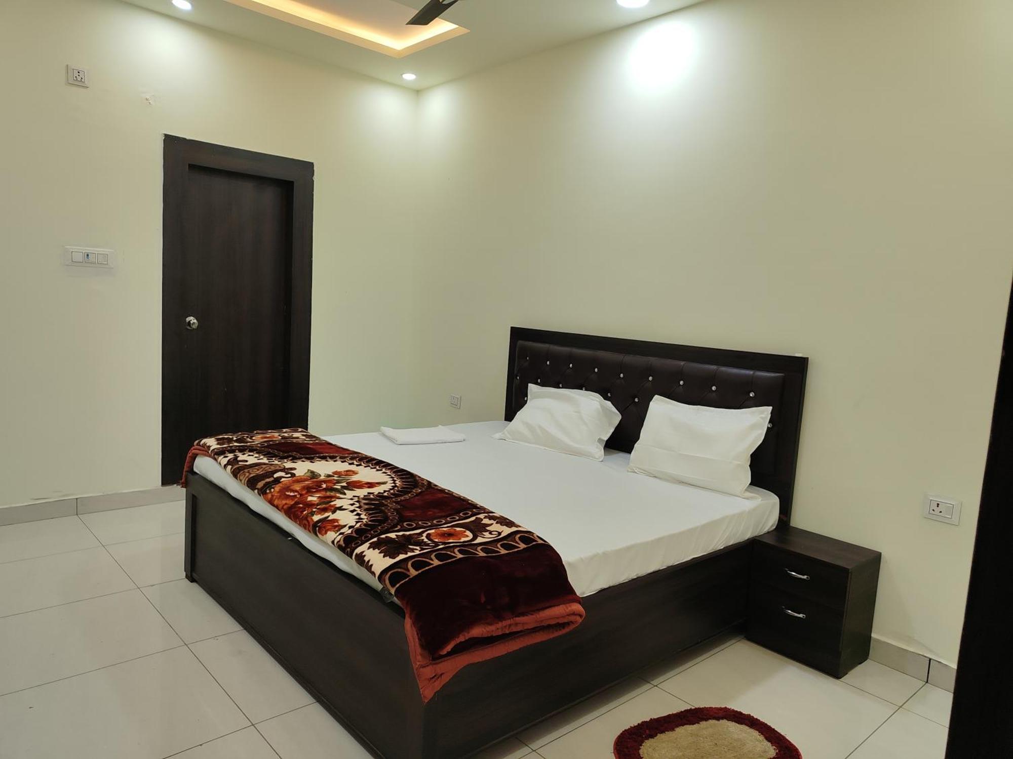 Hotel Dev International Khalilabad Esterno foto