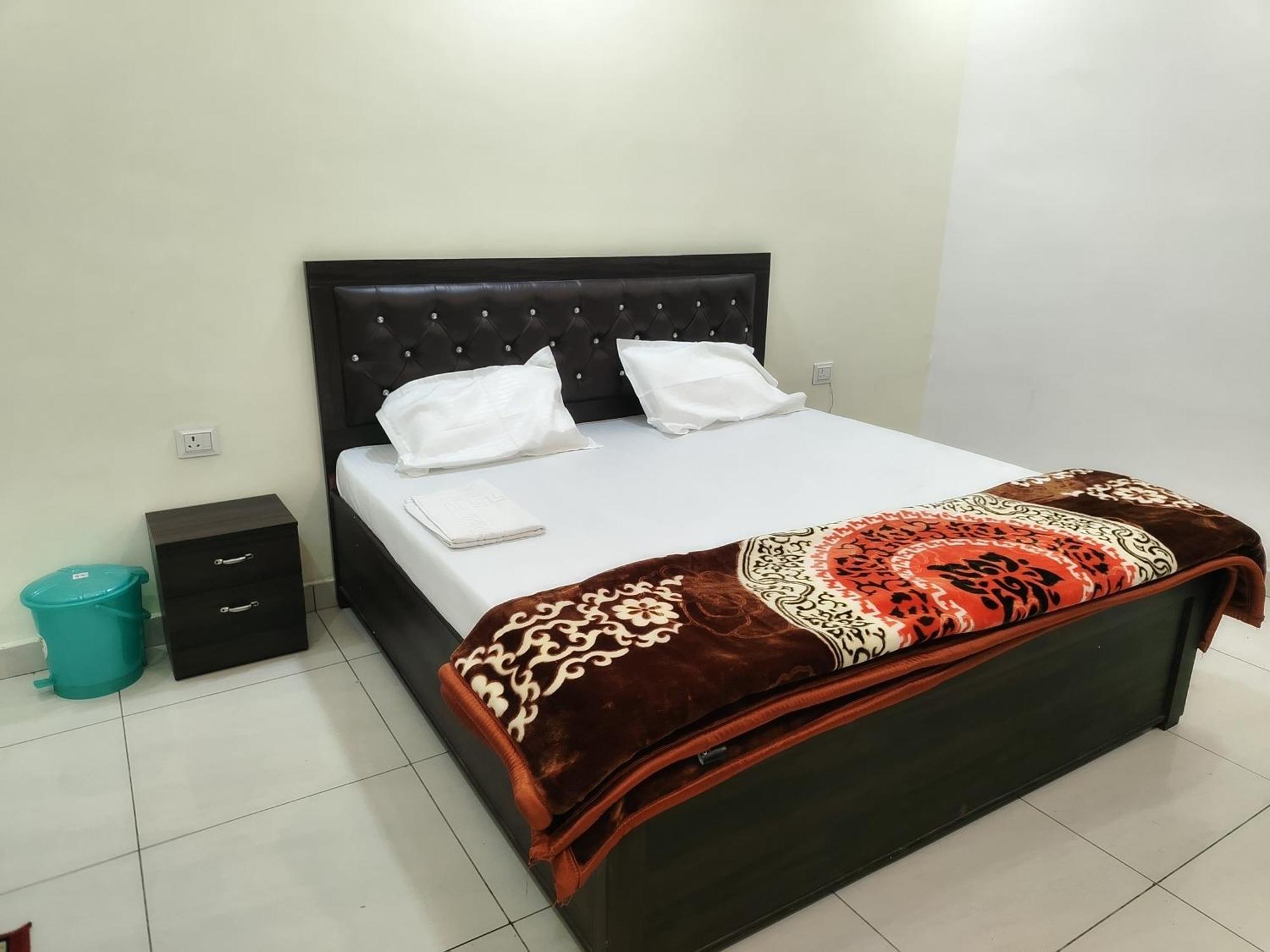 Hotel Dev International Khalilabad Esterno foto